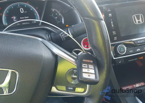 2018 Honda Civic Touring z USA, uszkodzony, nr VIN JHMFC1F95JX017753